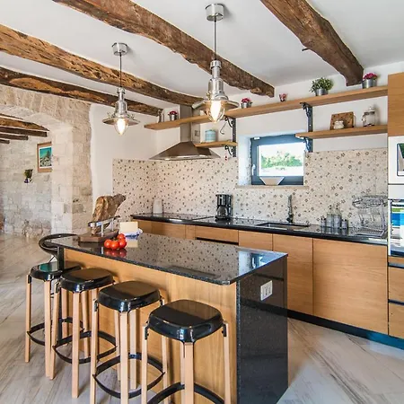 Sleeps 20 With Pool Air Con And Wifi *