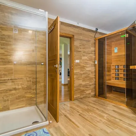 Villa Sleeps 20 With Pool Air Con And Wifi Kringa
